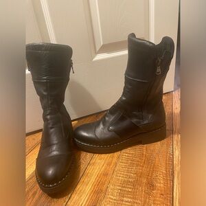 Such cool boots, very comfy, lower mid calf double zipper